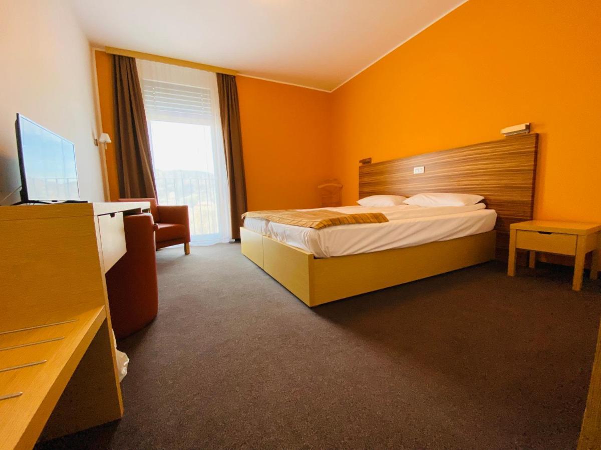 Hotel Veter 루즈 외부 사진