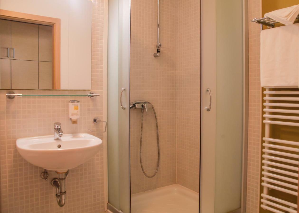Hotel Veter 루즈 외부 사진